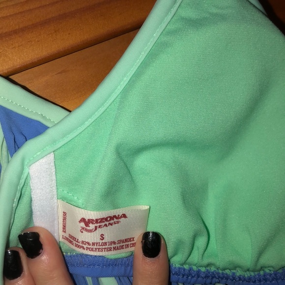 Bikini - Picture 3 of 5